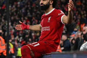 萨拉赫在皇家马德里比赛中大比分获胜，最后时刻胜出引发热议！的简单介绍